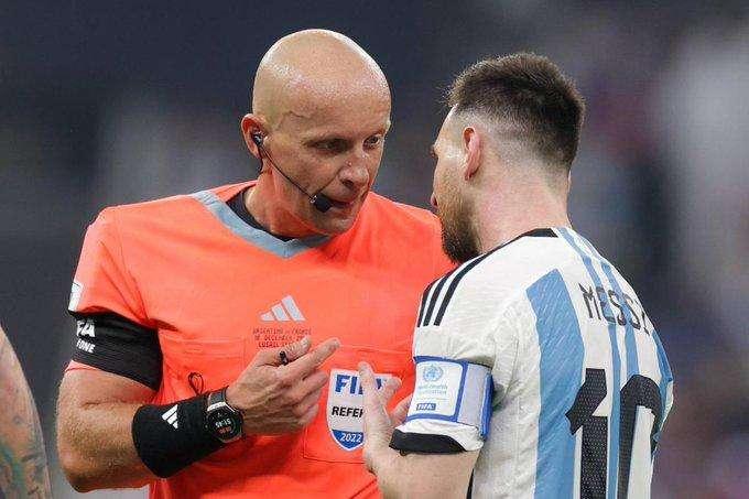 UFFICIALE - La UEFA accetta le scuse: Szymon Marciniak rimane l'arbitro designato per Manchester City-Inter