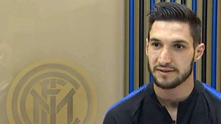 Politano: "Un onore e un orgoglio vestire la maglia dell'Inter. Il numero 16? C'è un motivo"