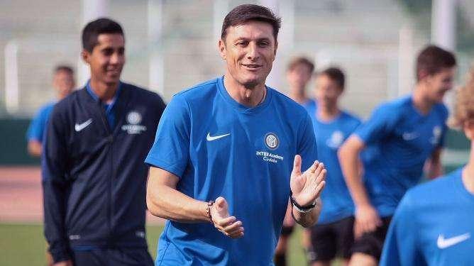 FOTO - Allenamento, autografi e conferenza: Zanetti inaugura l'Inter Academy a Cordoba