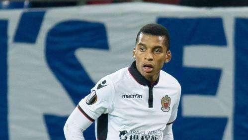 VIDEO - Dalbert lascia la sede dell'Inter dopo la firma
