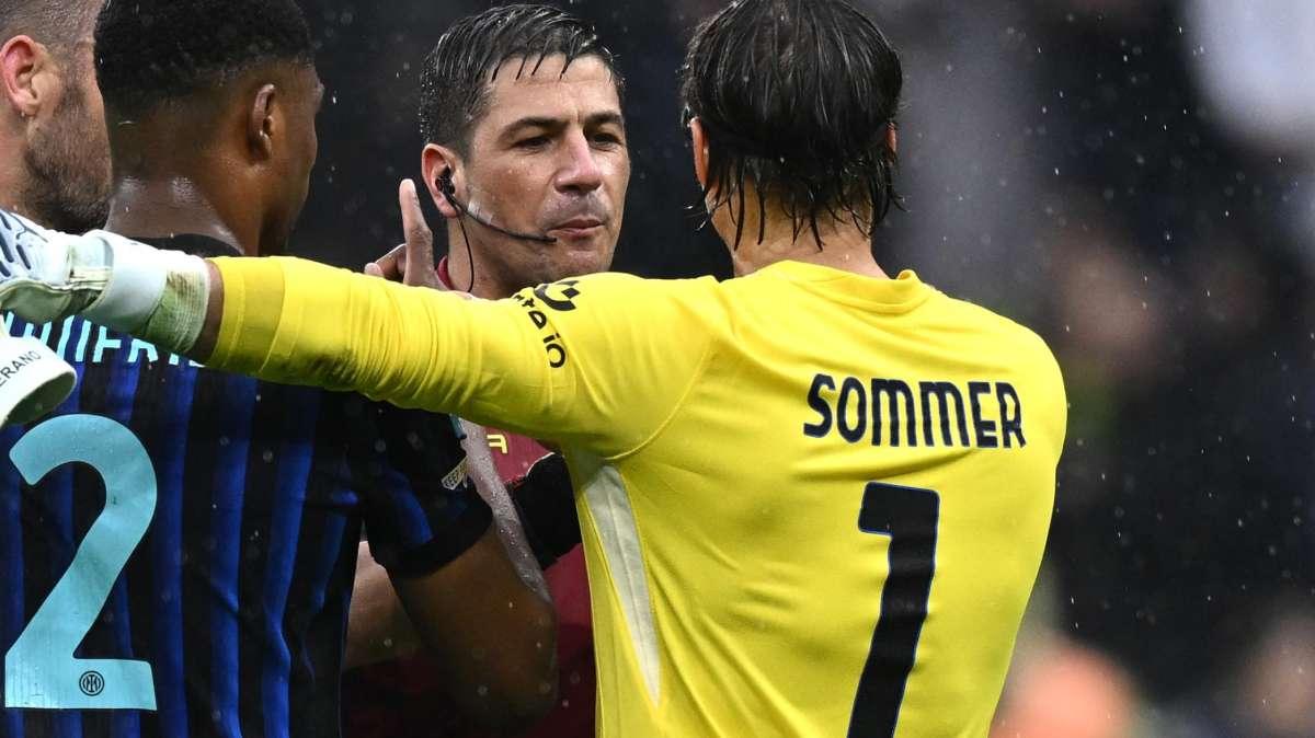 Moviola GdS - Scalvini-Frattesi, il calcio è netto ed è sempre rigore: "Il VAR Gariglio silente, non va bene"