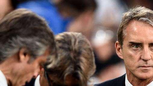 Mancini: "Barella e Sensi piccoli e geometrici. L'Inter? Può vincere con Conte. Ora anche la società si è assestata"