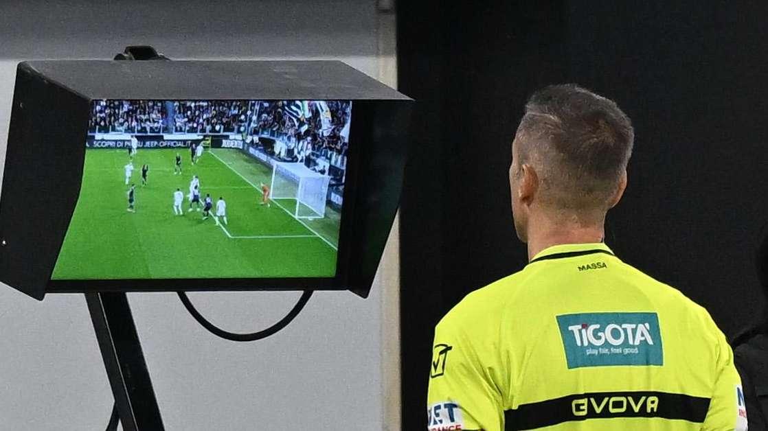 La Repubblica - Var a chiamata? Prime sperimentazioni in arrivo in C e D, ma con un'altra tecnologia