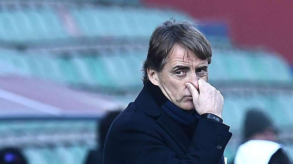 VIDEO - Mancini, la contestazione e il cambio errato Vidic-Brozovic
