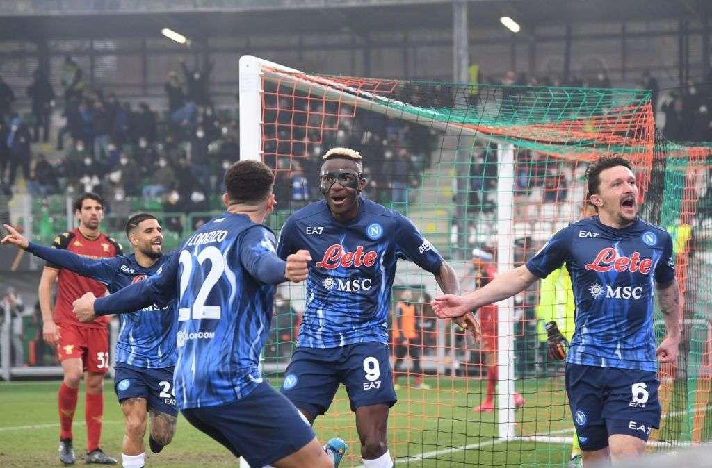 Serie A - Il Napoli non sbaglia: 2-0 al Venezia. Poker Samp, pari a Bologna