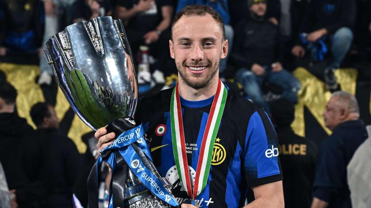 GdS - Riposo per Acerbi e Dimarco: in difesa tornano De Vrij e Bastoni, occasione per Carlos Augusto 