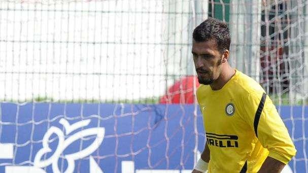 Rifinitura pre-Cska. A riposo Emiliano Viviano
