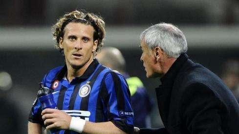 Agente Forlan: "Sono a Milano, domani si risolve"