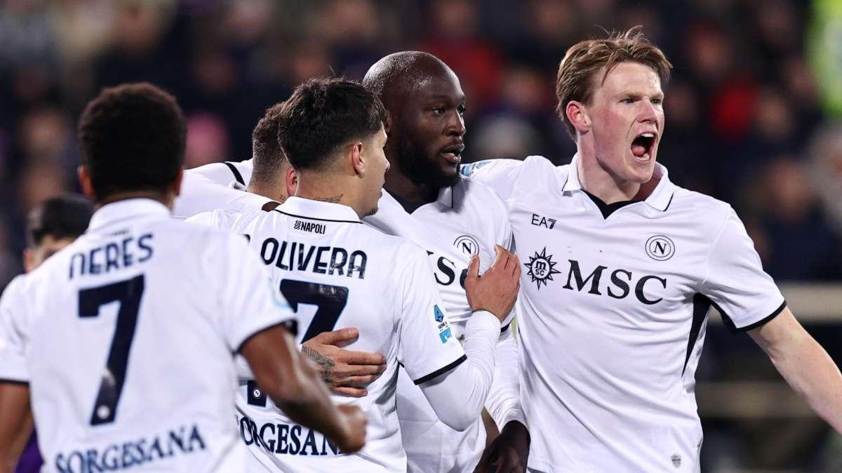 Napoli, primo acuto del 2025: maltrattata la Fiorentina al Franchi, i partenopei vincono 3-0