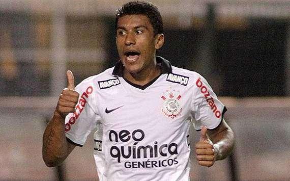Paulinho a rischio; ora sul brasiliano c'è l'Arsenal
