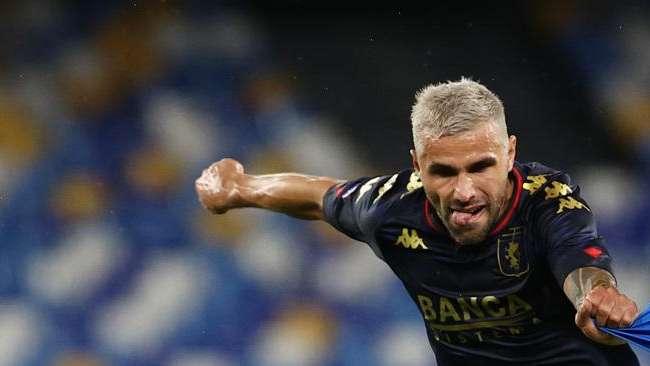 Corsera - Covid-19, due strade al vaglio: rinvio di Genoa-Torino o stop alla A di 14 giorni