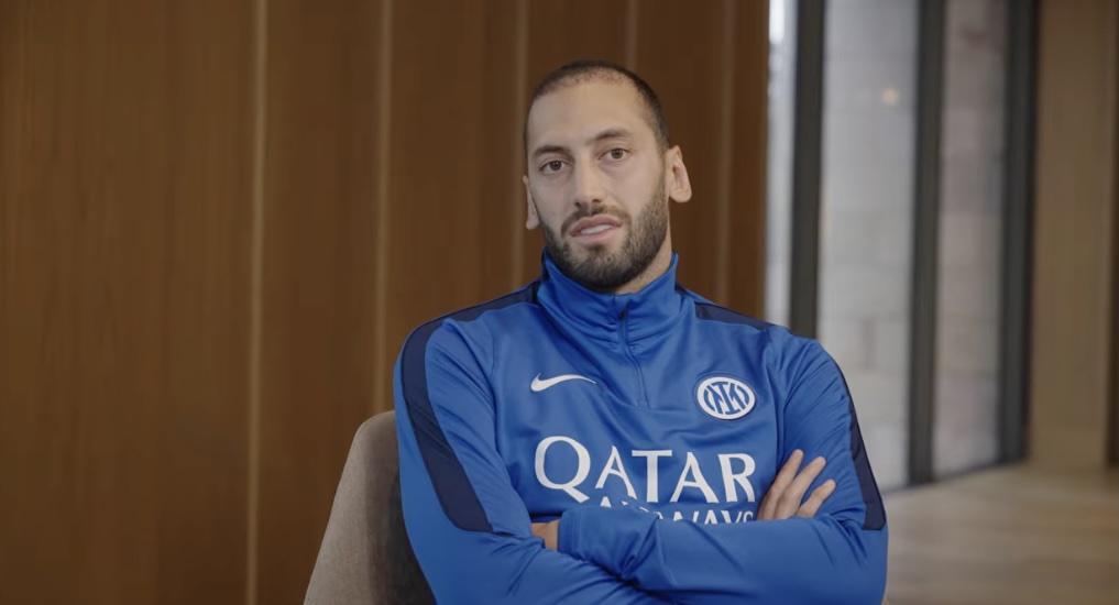 Calhanoglu difende la Serie A: "Top 3 al mondo, le critiche arrivano da fuori"
