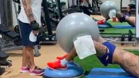 Vidal aspetta notizie e "scalda i motori" in vista dell'Inter: allenamento in palestra per il cileno 