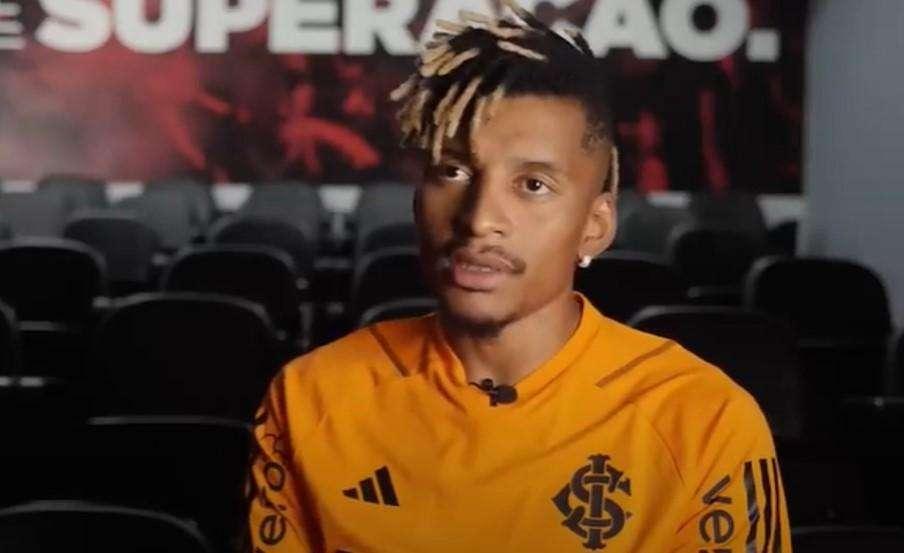 Dalbert si presenta all'Internacional: "Il ginocchio è guarito, potevo giocare già a febbraio"