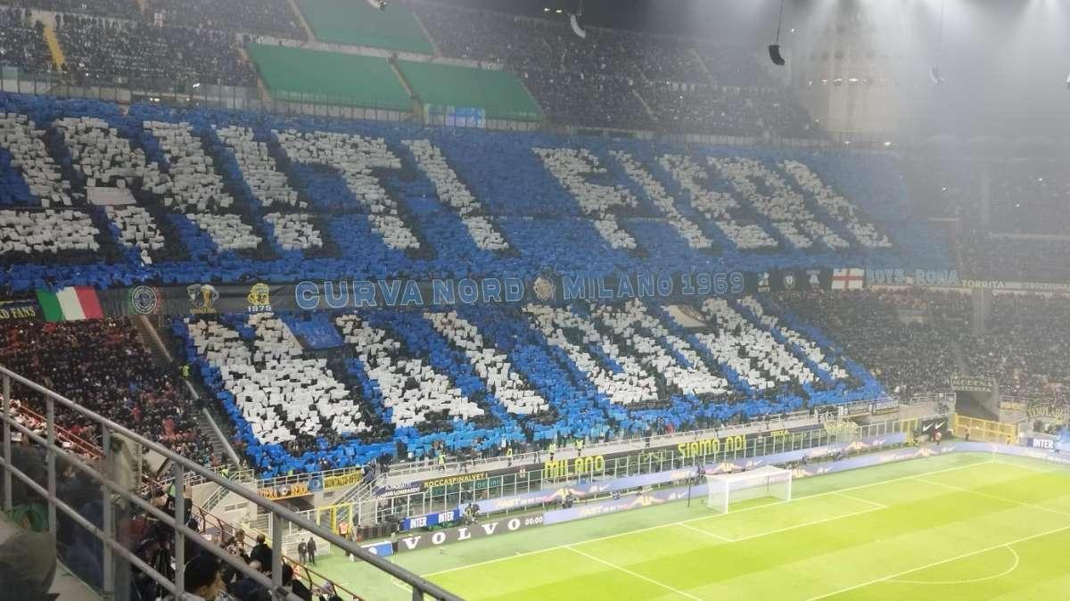 Caro biglietti, la protesta della curva nerazzurra si sposta sugli spalti: silenzio nei primi 20' di Inter-Feyenoord