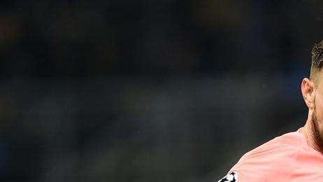 Rakitic: "De Jong? Non prenderà il mio posto". E l'olandese gli risponde