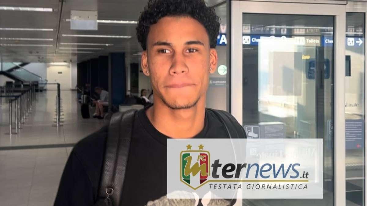 VIDEO - Alex Perez è atterrato a Milano: "Sono molto felice di essere all'Inter". Domani le visite mediche 