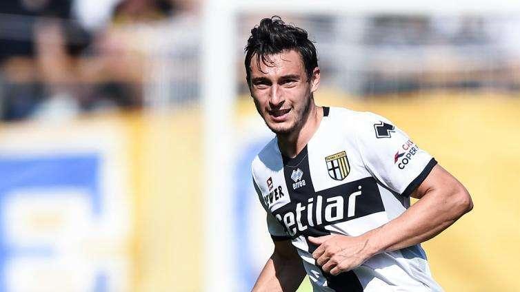 Ora Darmian insidia Marcos Alonso: cifre alte per lo spagnolo, l'Inter ci prova per il terzino del Parma