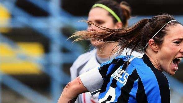 L'appello di Regina Baresi: "Uscire di casa è come lasciare la squadra in inferiorità numerica"