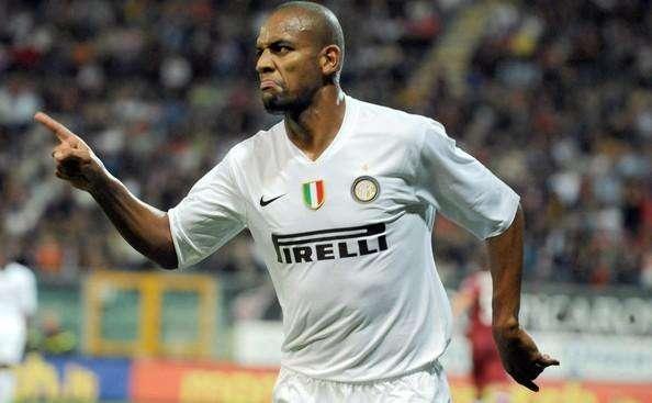 Maicon-Real: situazione bloccata. Novità su Bastos e Van der Wiel...