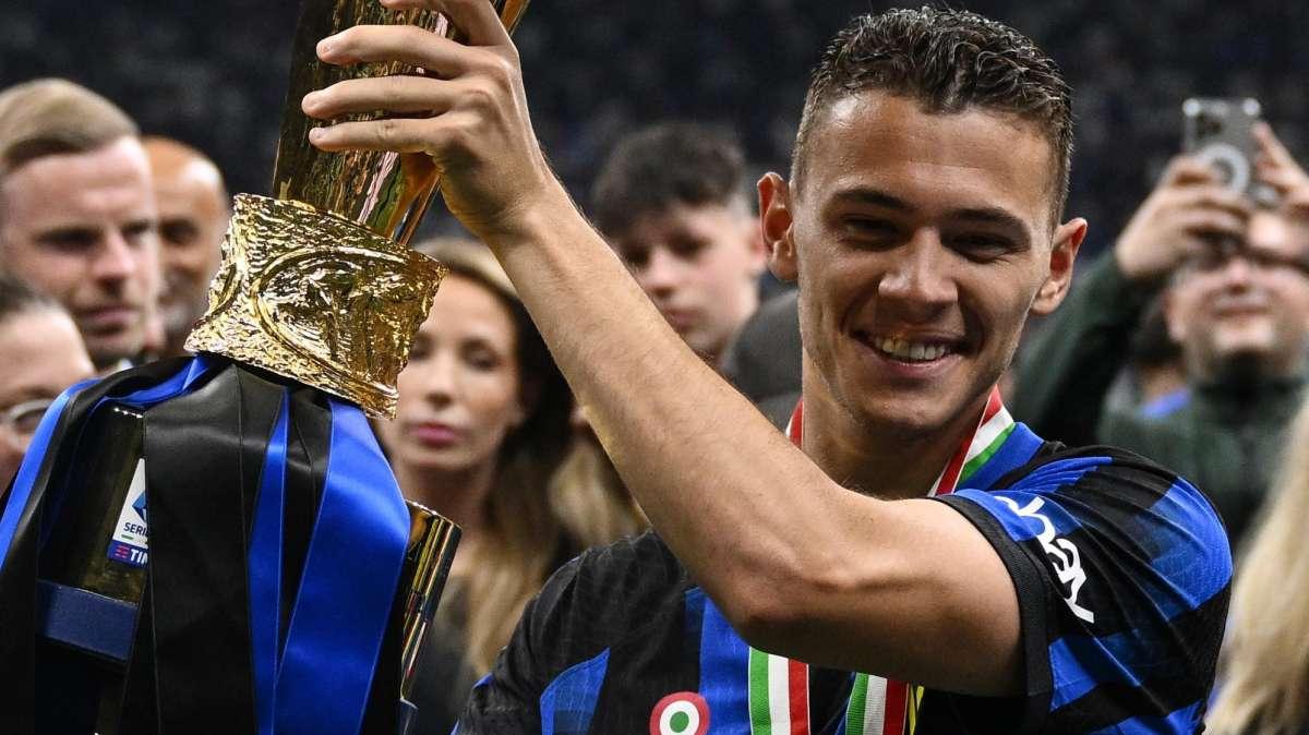 Nel giorno del compleanno dell'Inter festeggia anche Asllani: gli auguri nerazzurri per i 23 anni dell'albanese