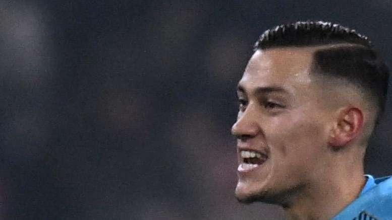 Idzes si candida: "Mi sento pronto per una grande squadra. Ma ora penso a salvarmi col Venezia"