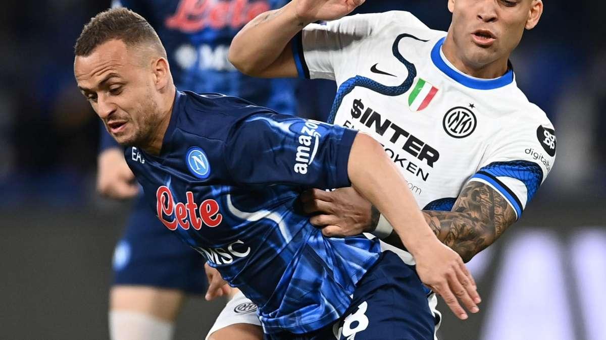 Napoli-Inter, due azzurri ko: elongazione per Politano, lesione alla coscia per Lobotka