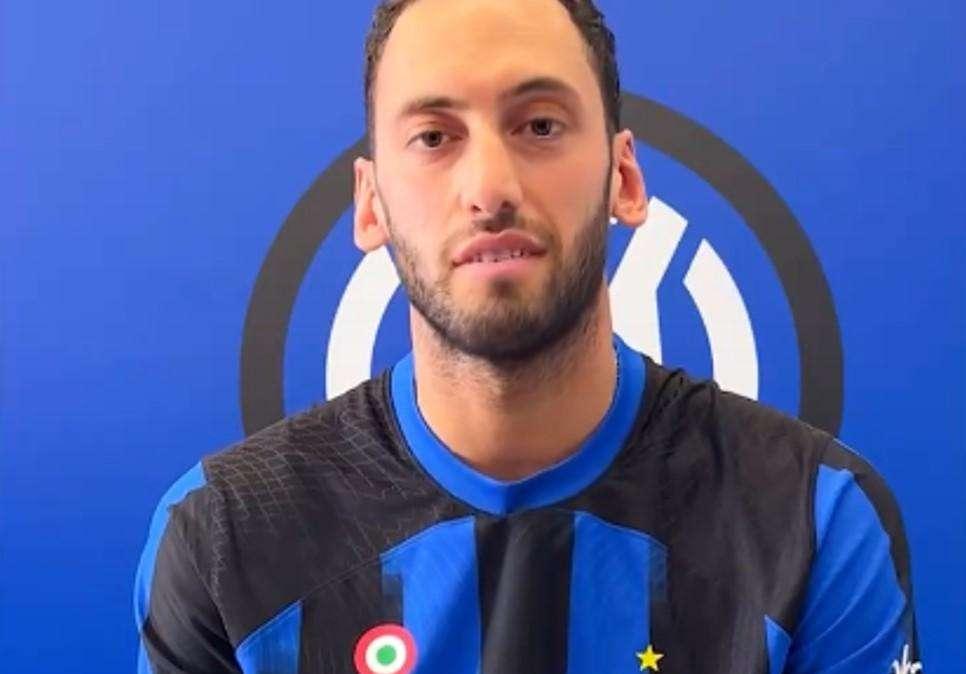 VIDEO - Calhanoglu ai ragazzi di Inter Academy Turkiye: "Continueremo a farvi sentire orgogliosi"