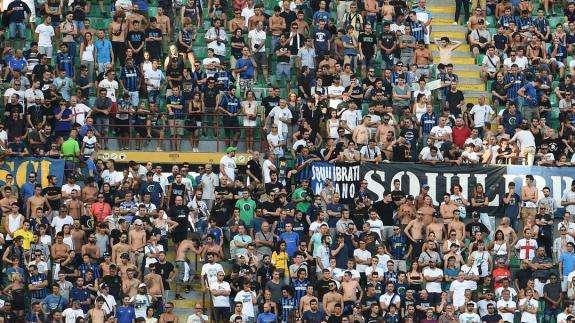 Giudice, ammenda per l'Inter per lancio di fumogeni