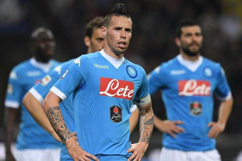 Napoli in silenzio, ma commento del match polemico