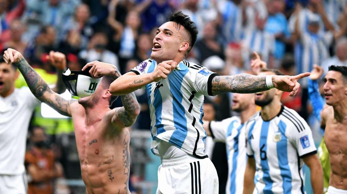 Kempes: "Lautaro? Momenti negativi che capitano agli attaccanti. Alvarez goleador e non solo"