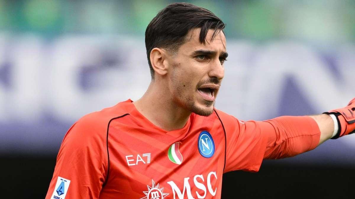 Pit-stop improvviso per Meret: il portiere del Napoli ai box per fastidio muscolare al polpaccio