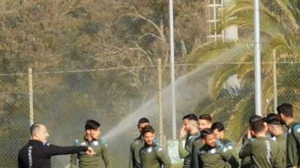 Qui Napoli - Lavoro di scarico a gruppi per gli uomini di Gattuso