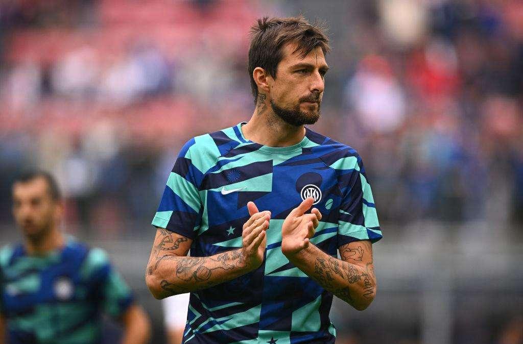 Acerbi a DAZN: "Quando sono arrivato c'era un'aria un po' così. Ora stiamo migliorando"