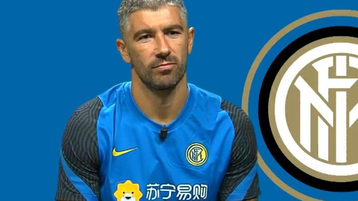 Kolarov il tormentone: esperienza e precisione al servizio di Conte. Quale sarà la sua posizione in campo? 