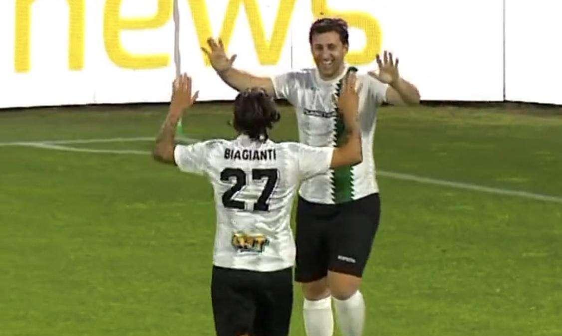 Milito non ha perso il vizio del gol: sua la rete che sblocca la sfida di 'Operazione Nostalgia'