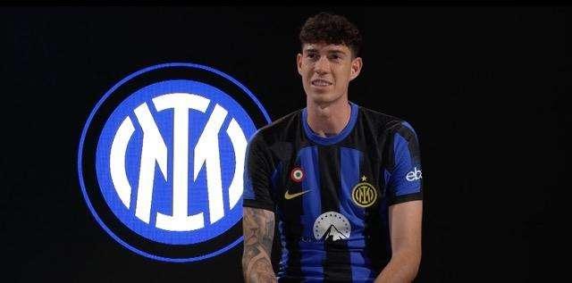 Bastoni: "Felice di aver rinnovato, voglio restare all'Inter il più a lungo possibile. Vogliamo vincere"