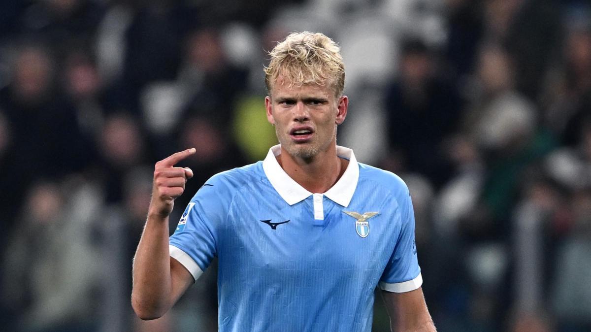 La Lazio passeggia a Torino e agguanta l'Inter: tris biancoceleste sulla Juventus