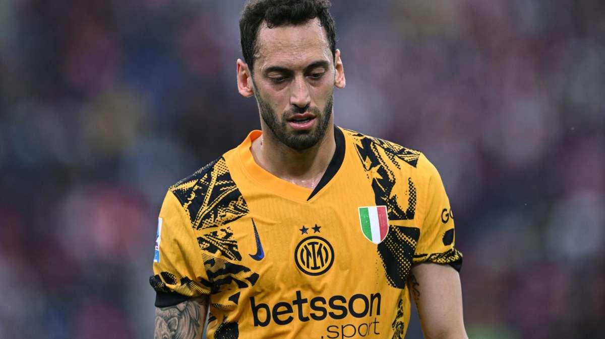 GdS - Fenerbahce-Calhanoglu, un dettaglio e due smentite: domani l'offerta? Ieri contatto tra l'Inter e l'agente Stipic