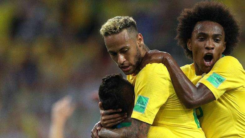 Neymar-Firmino, Brasile ai quarti. Il Messico perde 2-0 e saluta il Mondiale
