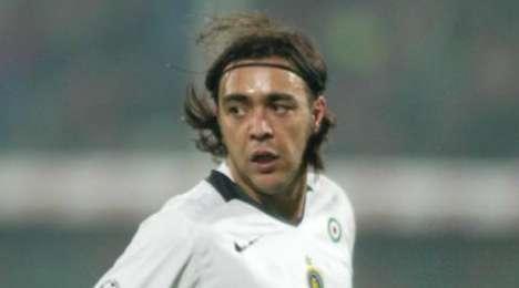 VIDEO - Accadde oggi - Due a zero al Dortmund, Inter in finale di Coppa Campioni. Recoba fantastico: è gol olimpico