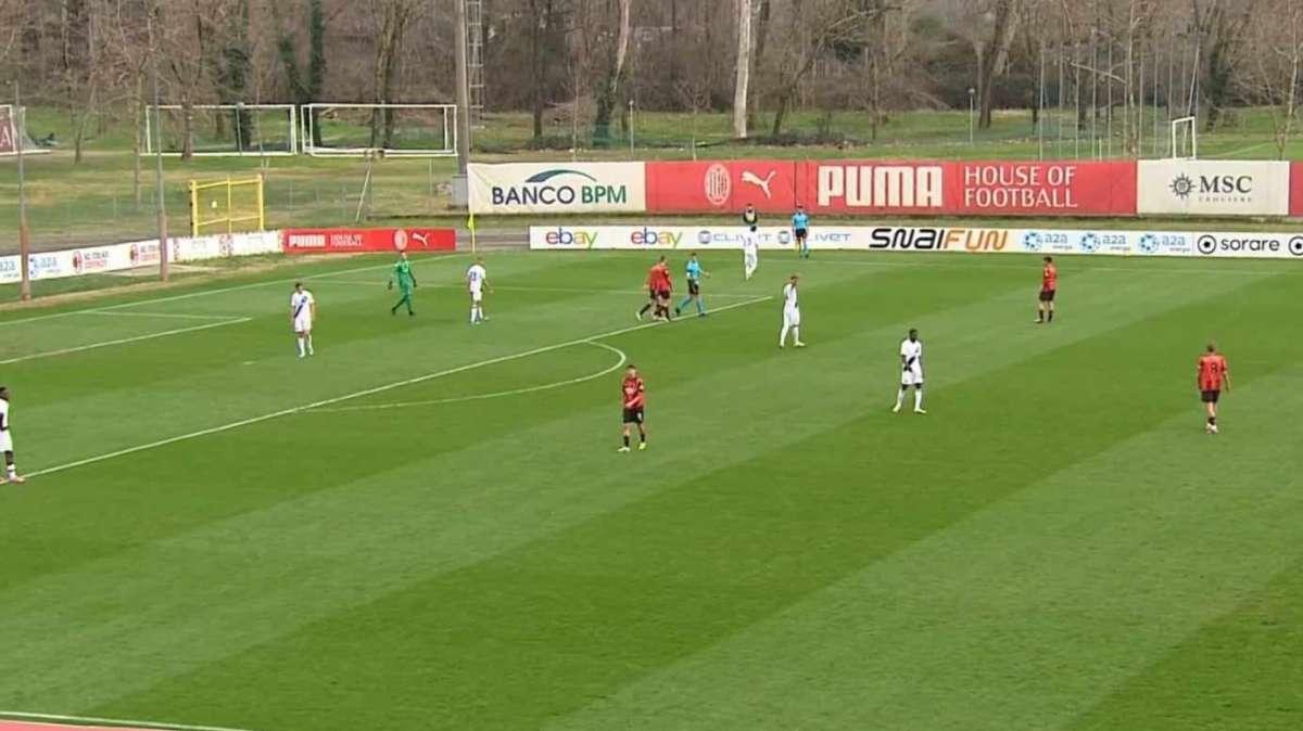 Primavera, tra Milan e Inter regna l'equilibrio: 1-1 anche nel derby di ritorno. Chivu come Inzaghi a +11 dai cugini