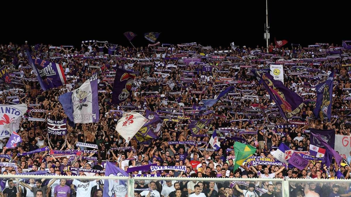 Giudice sportivo, 15mila euro di multa alla Fiorentina per cori di matrice territoriale 