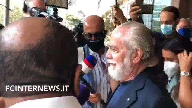 VIDEO - De Laurentiis: "Il mercato del Napoli? Chiedete a Conte, ma non dell'Inter..."