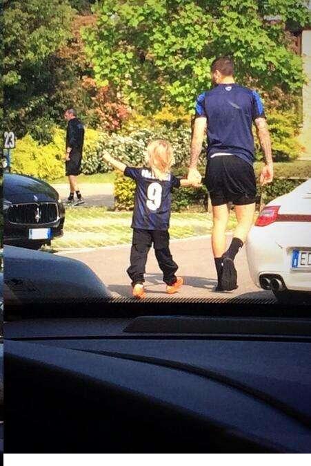 FOTO - Icardi oggi ad Appiano col figlio di Wanda 