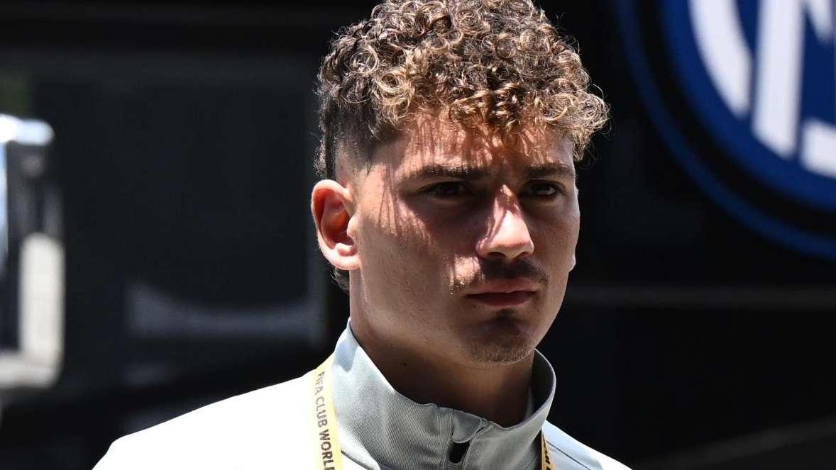 La Nazione - Esposito verso il Cagliari, la Fiorentina bloccata dal nodo degli esuberi
