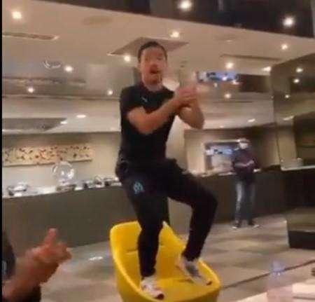 VIDEO - Olympique Marsiglia, Nagatomo lascia già il segno col suo rituale