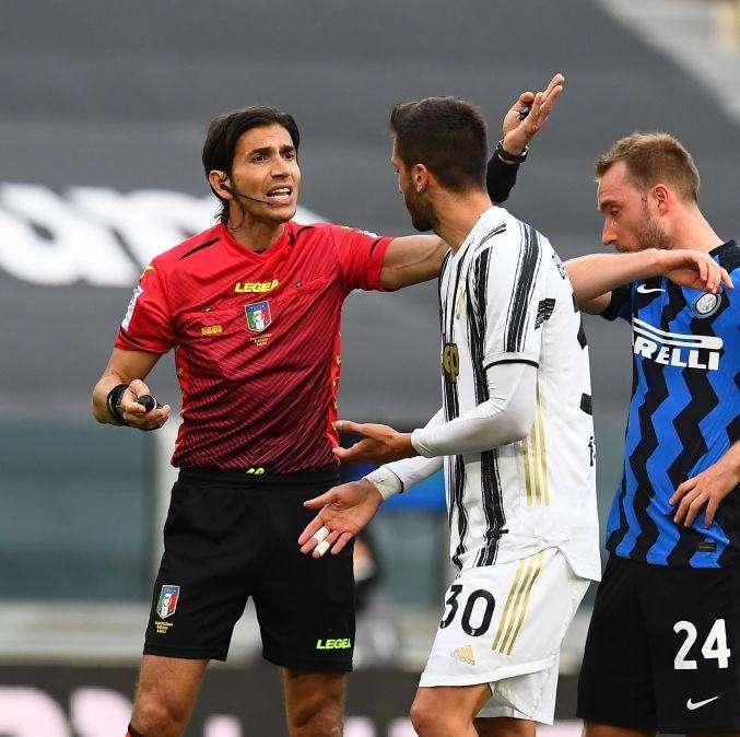 Tuttosport - Calvarese da 3, errato anche l'utilizzo della Var. Rigore 3-2, è Cuadrado che va su Perisic