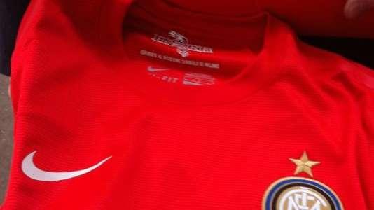 Il rosso sulla seconda maglia, parlano i tifosi