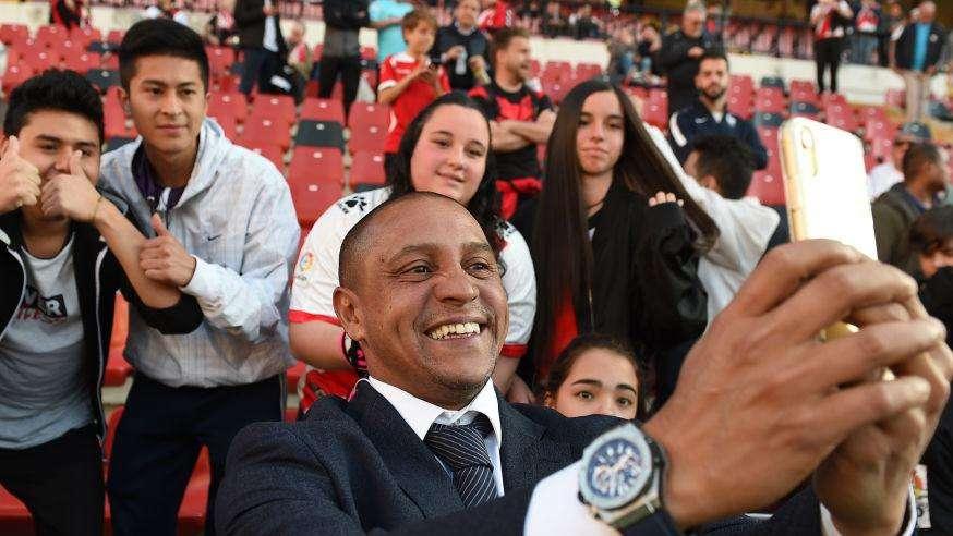 Roberto Carlos spegne oggi 48 candeline, l'Inter festeggia "uno dei migliori esterni sinistri del mondo"